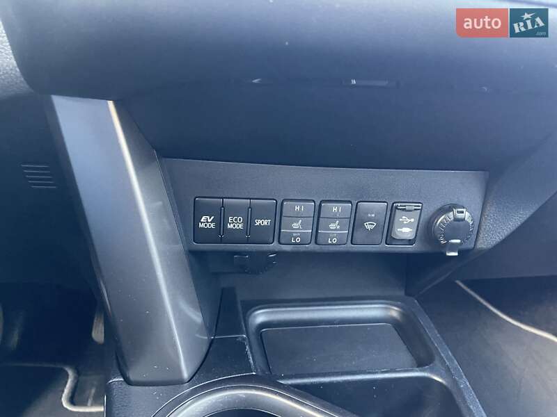 Позашляховик / Кросовер Toyota RAV4 2018 в Києві