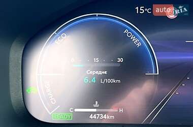 Позашляховик / Кросовер Toyota RAV4 2023 в 