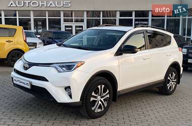 Позашляховик / Кросовер Toyota RAV4 2017 в 
