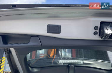 Позашляховик / Кросовер Toyota RAV4 2021 в 
