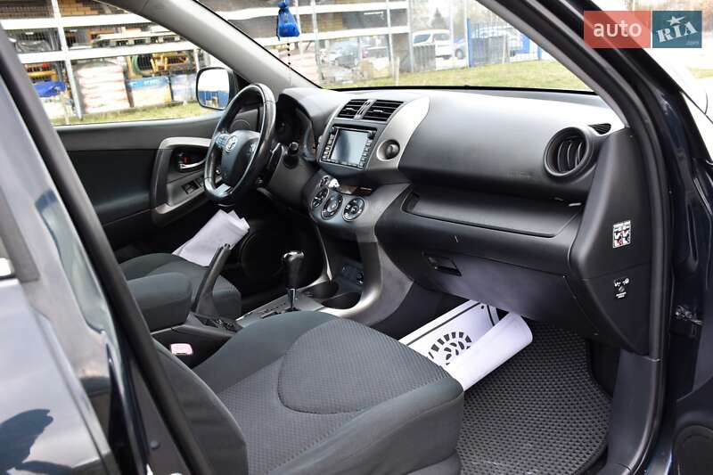 Внедорожник / Кроссовер Toyota RAV4 2010 в Дрогобыче