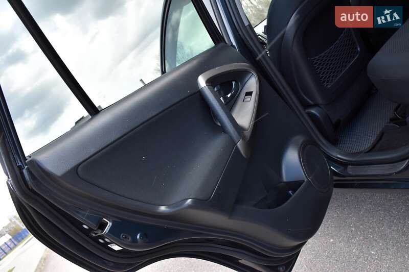 Внедорожник / Кроссовер Toyota RAV4 2010 в Дрогобыче