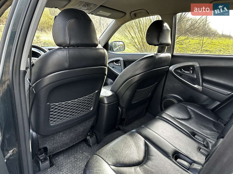 Позашляховик / Кросовер Toyota RAV4 2005 в Козові