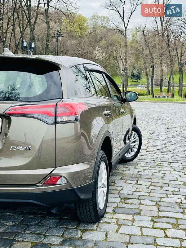 Позашляховик / Кросовер Toyota RAV4 2018 в Києві