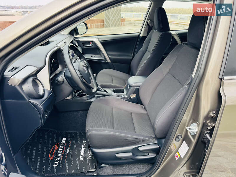 Позашляховик / Кросовер Toyota RAV4 2018 в Києві