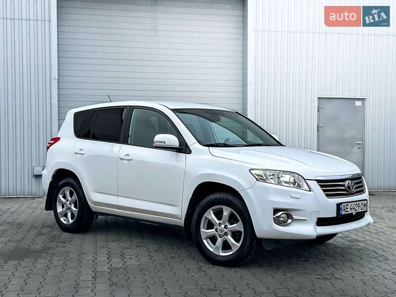 Позашляховик / Кросовер Toyota RAV4 2011 в 