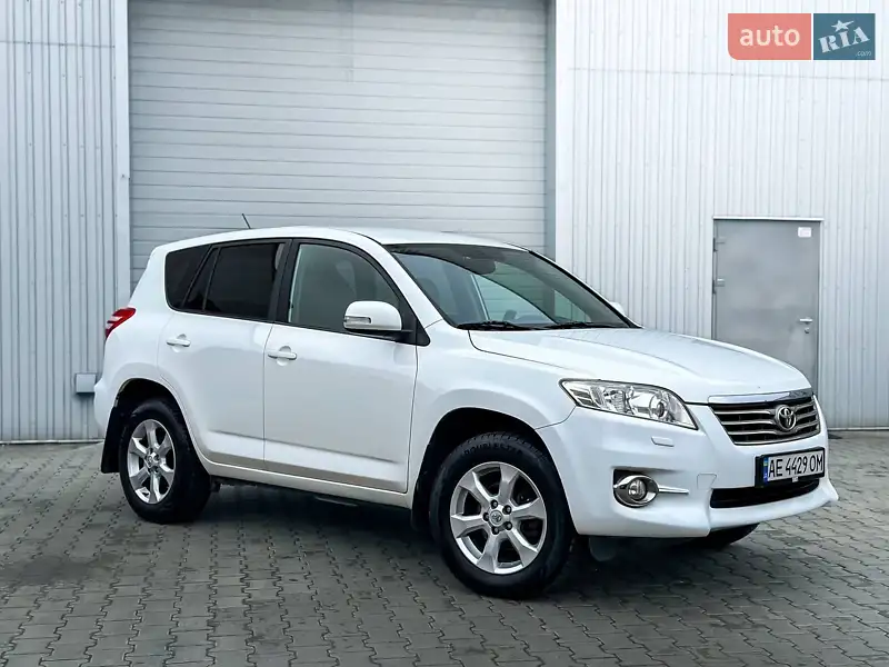 Позашляховик / Кросовер Toyota RAV4 2011 в 