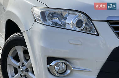 Позашляховик / Кросовер Toyota RAV4 2011 в 