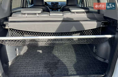 Позашляховик / Кросовер Toyota RAV4 2011 в 