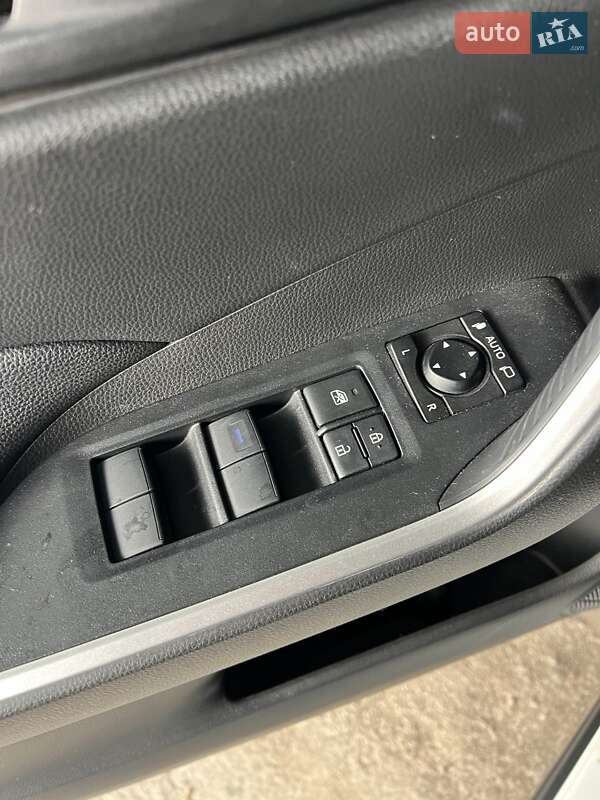 Внедорожник / Кроссовер Toyota RAV4 2021 в Запорожье фото 2 Внедорожник / Кроссовер Toyota RAV4 2021 в Запорожье