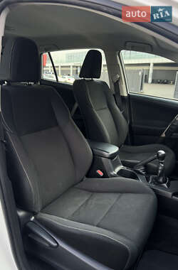 Внедорожник / Кроссовер Toyota RAV4 2014 в 