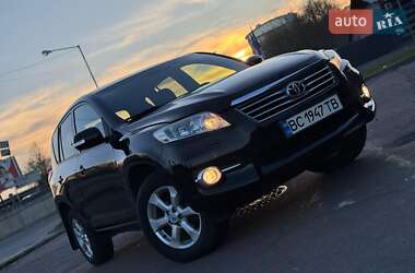 Внедорожник / Кроссовер Toyota RAV4 2010 в 