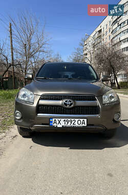 Внедорожник / Кроссовер Toyota RAV4 2009 в 