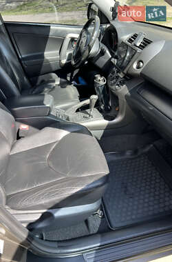 Внедорожник / Кроссовер Toyota RAV4 2009 в 