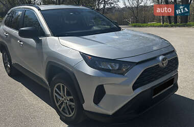 Позашляховик / Кросовер Toyota RAV4 2021 в Полтаві