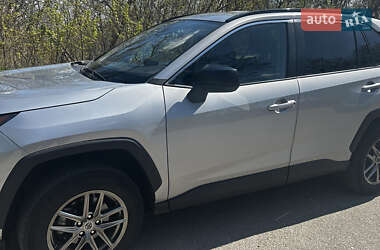 Позашляховик / Кросовер Toyota RAV4 2021 в Полтаві