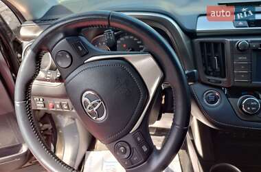 Внедорожник / Кроссовер Toyota RAV4 2014 в 