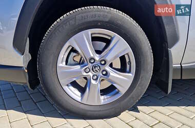 Внедорожник / Кроссовер Toyota RAV4 2022 в 