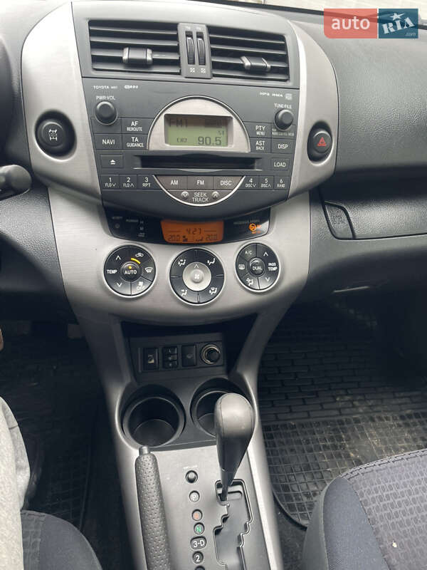 Внедорожник / Кроссовер Toyota RAV4 2008 в Виннице