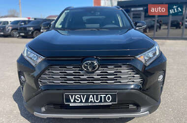 Позашляховик / Кросовер Toyota RAV4 2020 в 