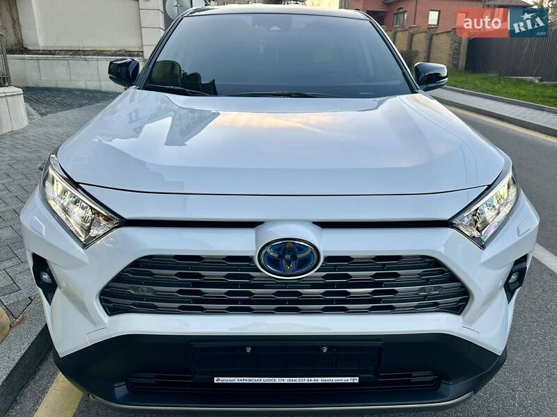Внедорожник / Кроссовер Toyota RAV4 2025 в Киеве