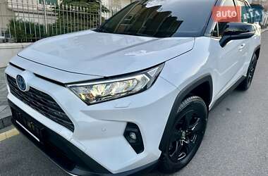Внедорожник / Кроссовер Toyota RAV4 2025 в 