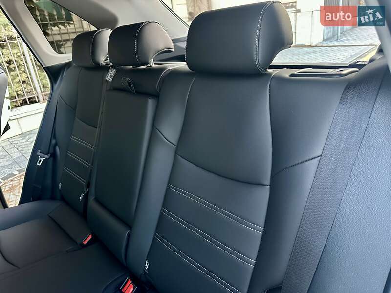 Внедорожник / Кроссовер Toyota RAV4 2025 в Киеве