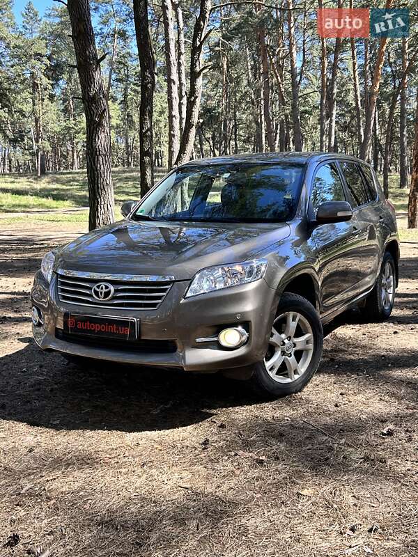Toyota RAV4 2011