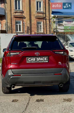 Внедорожник / Кроссовер Toyota RAV4 2019 в 