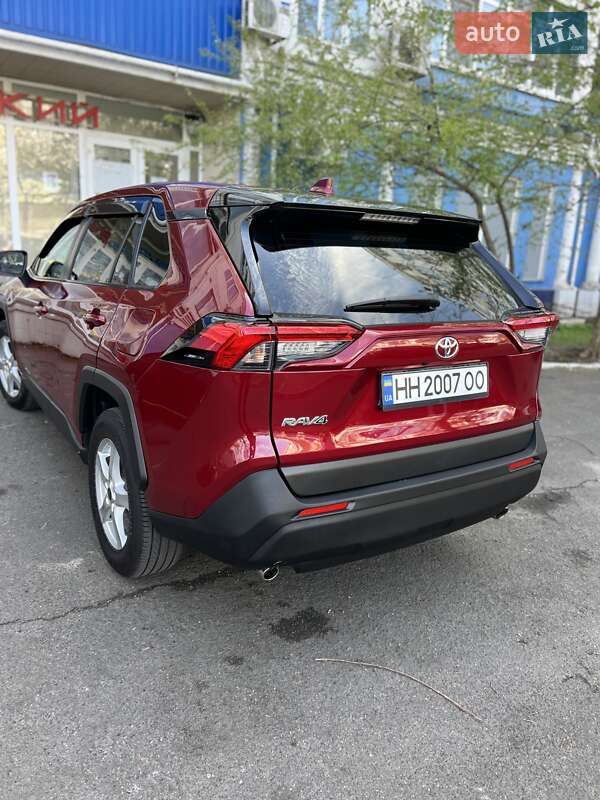 Внедорожник / Кроссовер Toyota RAV4 2019 в Одессе