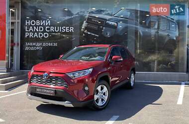 Внедорожник / Кроссовер Toyota RAV4 2021 в 
