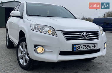 Позашляховик / Кросовер Toyota RAV4 2011 в 