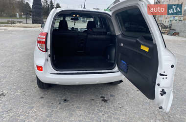 Позашляховик / Кросовер Toyota RAV4 2011 в 