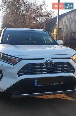 Внедорожник / Кроссовер Toyota RAV4 2019 в Киеве