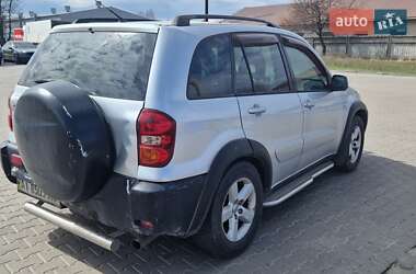 Позашляховик / Кросовер Toyota RAV4 2003 в 