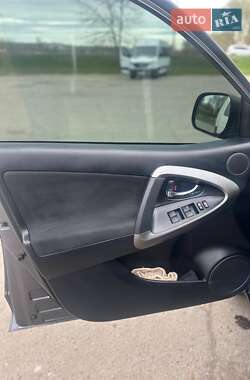 Внедорожник / Кроссовер Toyota RAV4 2010 в 