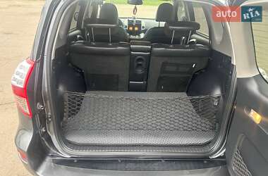 Внедорожник / Кроссовер Toyota RAV4 2010 в 