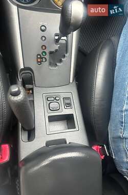 Внедорожник / Кроссовер Toyota RAV4 2010 в 