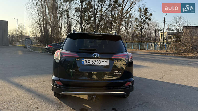 Позашляховик / Кросовер Toyota RAV4 2017 в Харкові
