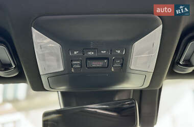 Позашляховик / Кросовер Toyota RAV4 2019 в 