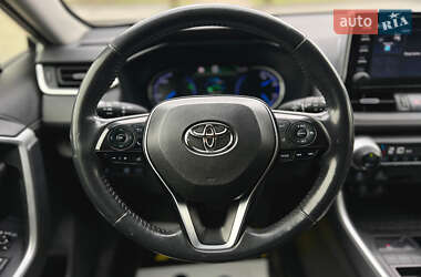 Внедорожник / Кроссовер Toyota RAV4 2019 в 