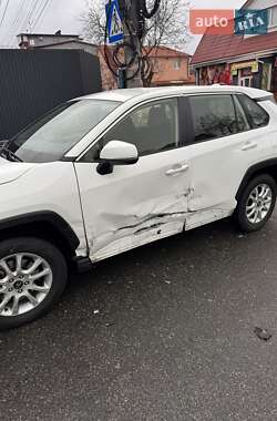 Внедорожник / Кроссовер Toyota RAV4 2019 в 