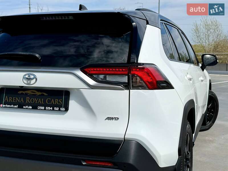 Позашляховик / Кросовер Toyota RAV4 2019 в Києві