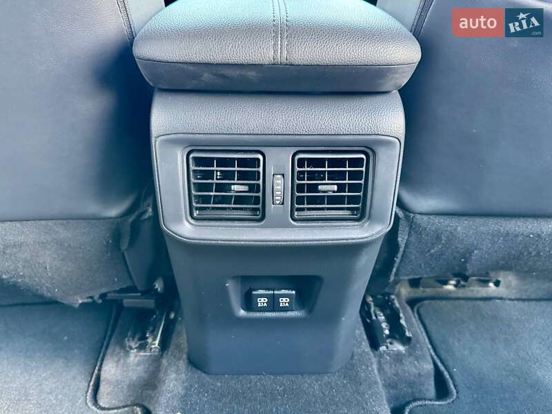 Позашляховик / Кросовер Toyota RAV4 2019 в Києві