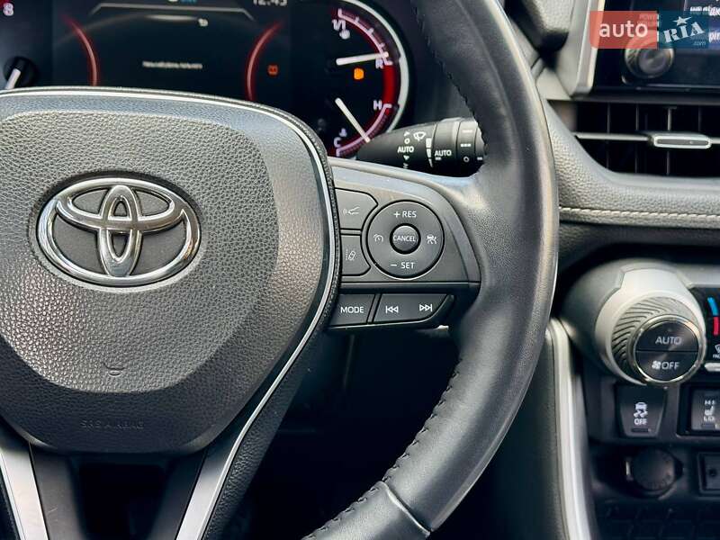 Позашляховик / Кросовер Toyota RAV4 2019 в Києві
