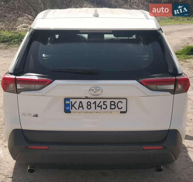 Позашляховик / Кросовер Toyota RAV4 2020 в Львові фото 4 Позашляховик / Кросовер Toyota RAV4 2020 в Львові