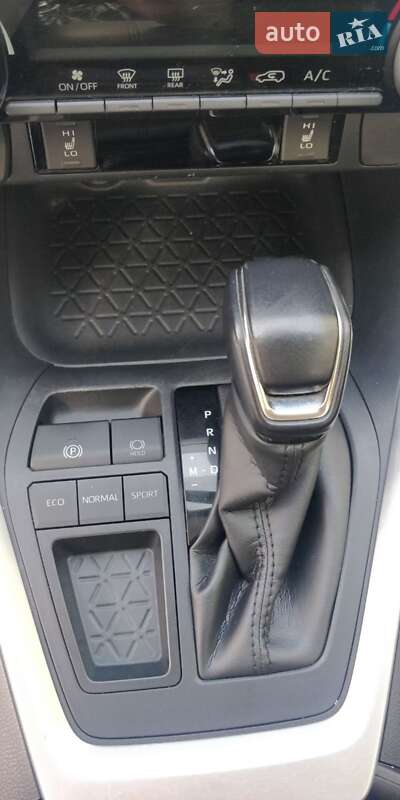 Позашляховик / Кросовер Toyota RAV4 2020 в Львові фото 11 Позашляховик / Кросовер Toyota RAV4 2020 в Львові