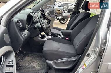 Внедорожник / Кроссовер Toyota RAV4 2006 в 