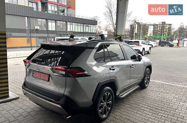 Позашляховик / Кросовер Toyota RAV4 2021 в 