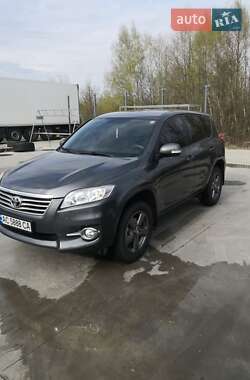 Внедорожник / Кроссовер Toyota RAV4 2012 в 